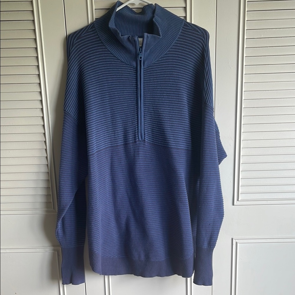 Aerie Offline Women’s Top, Sz L, Light Navy